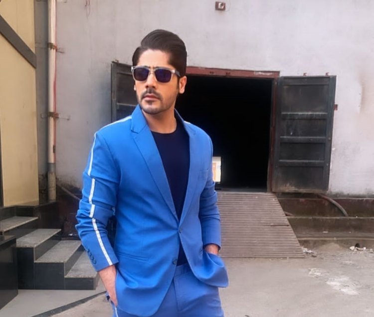 अभिषेक कपूर के सुपर एक्सपेरिमेंटल फैशन आइडियाज आपके होश उड़ा देंगे