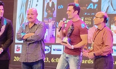 अभिनेता राजा गुरु को श्रेष्ठ अभिनेता के सम्मान से नवाज़ा गया