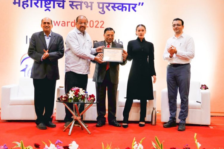 Pillars of Maharashtra Awards makes headlines today , Individuals and Business Owners who are making Maharashtra proud were felicitated