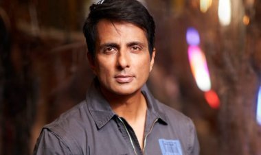 An onboard passenger’s life is saved by Messiah Sonu Sood! Read On For The Details.