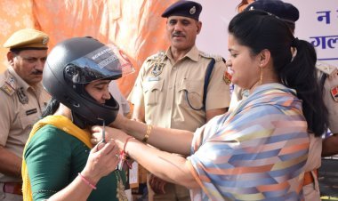 Jaipur Traffic Police and Hockey Wali Sarpanch Neeru Yadav Join Forces for Road Safety Campaign in Jaipur
