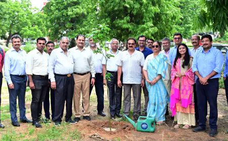 JJS ORGANISING COMMITTEE MEMBERS PLANT SAPLINGS IN RAJASTHAN UNIVERSITY
